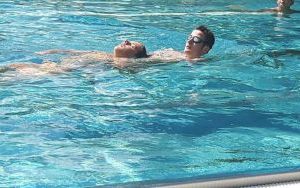 Pokaz ratownictwa na basenie letnim (7)