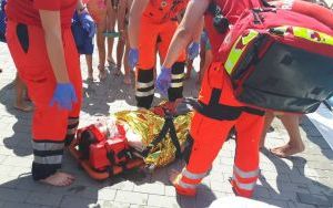 Pokaz ratownictwa na basenie letnim (11)