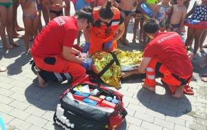 Pokaz ratownictwa na basenie letnim (18)