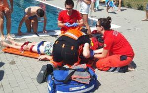 Pokaz ratownictwa na basenie letnim (26)