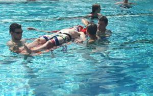 Pokaz ratownictwa na basenie letnim (31)